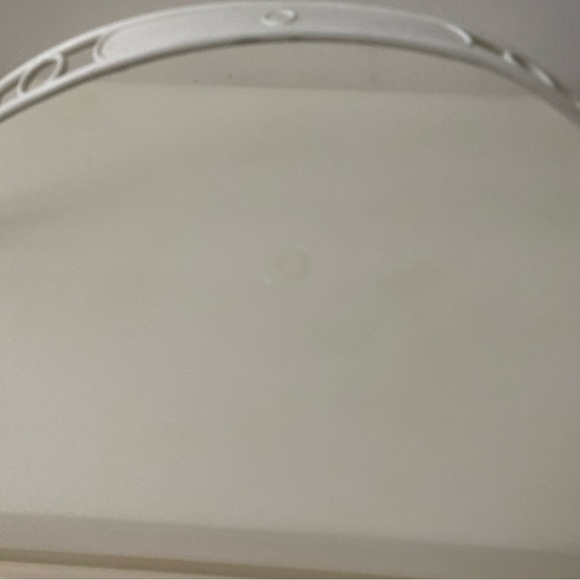 Tupperware rectangular cake carrier - Picture 4 of 4